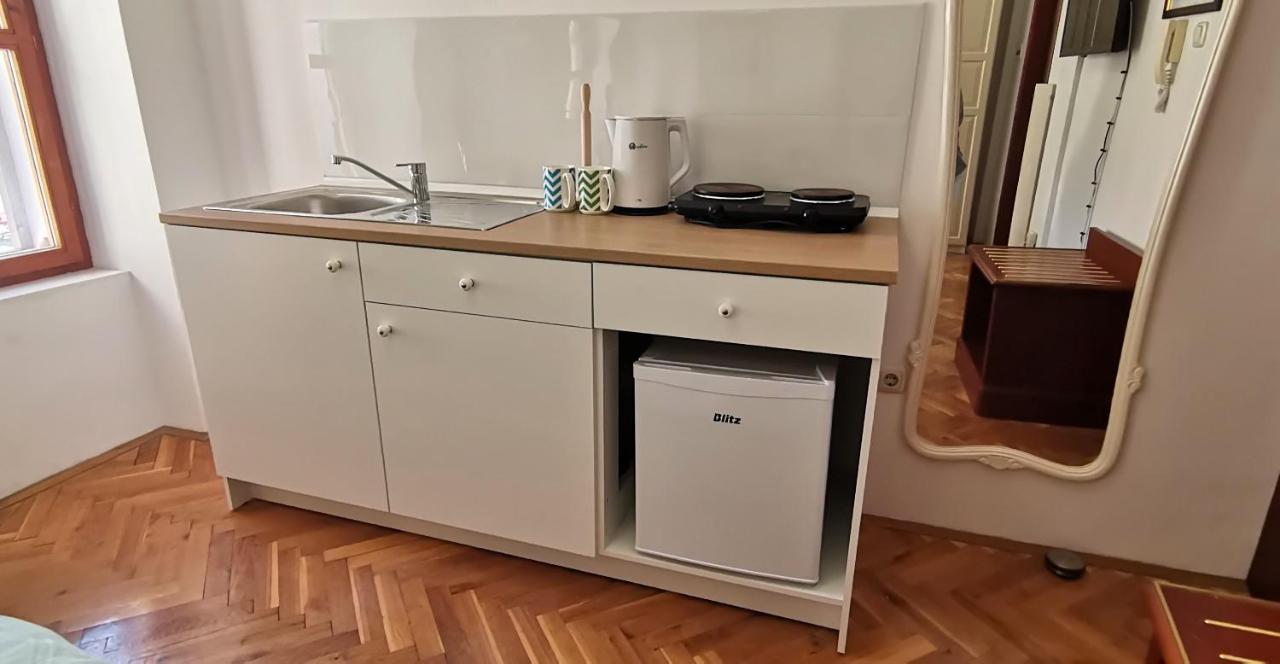 Studio Apartment L&G Rovinj Exterior photo